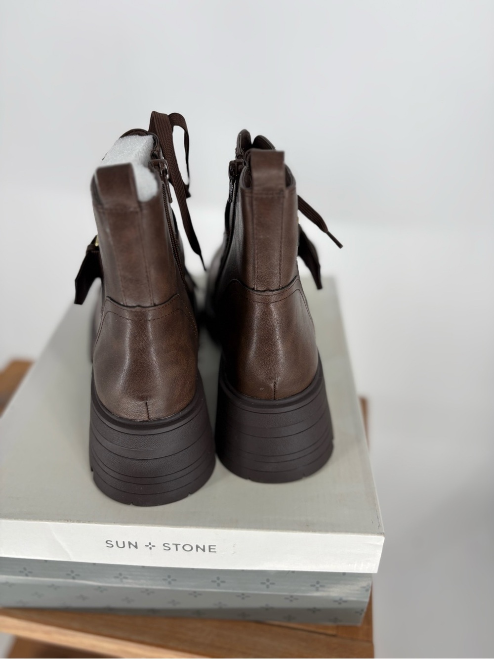 WW Sun & Stone Women's Brown Lace-Up Lug Ankle Boots with Buckle size 10 M - Picture 3 of 5
